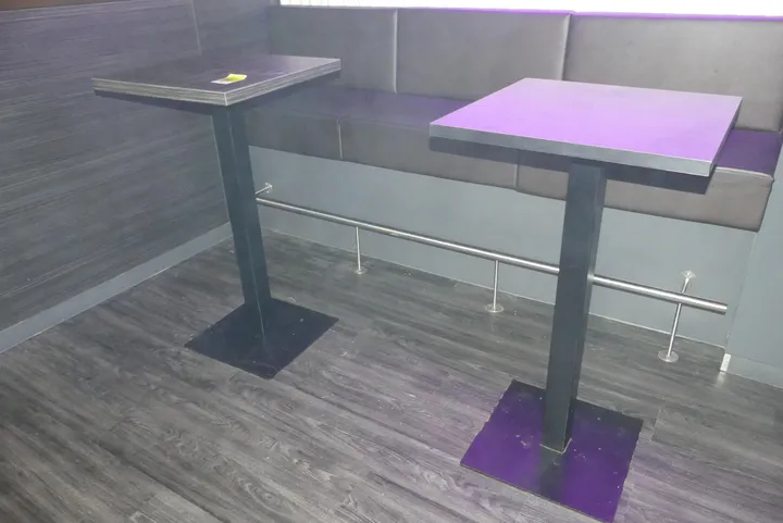 2x Stehtisch Maße in cm ca. 60 x 60